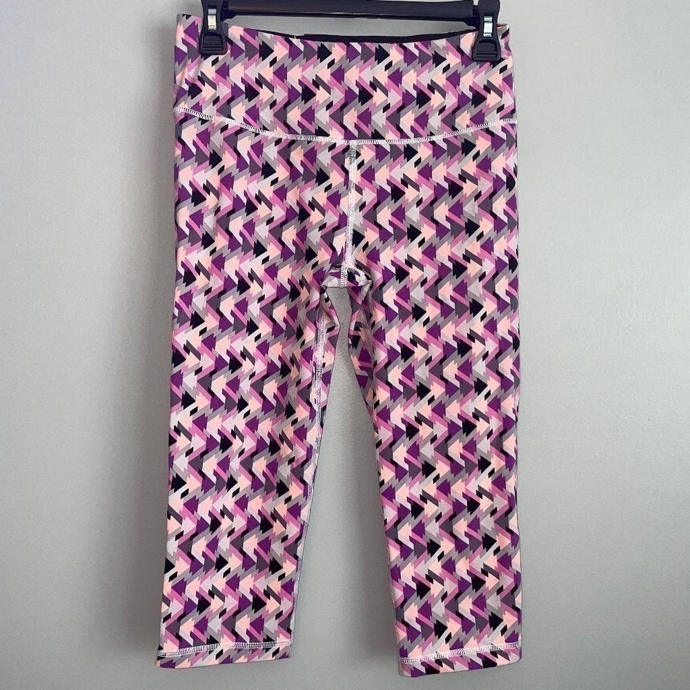 EUC Victoria's Secret VSX Sport Knockout Crop Leggings Chevron Geo Print Small